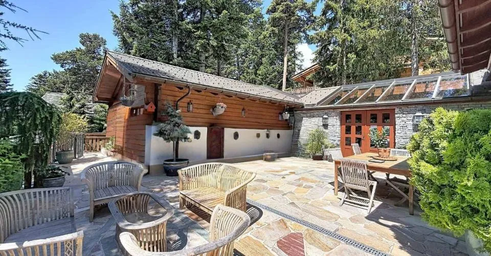 Prächtiges Chalet mit Pool und Spa, abgelegen – Foto 4 von 19
