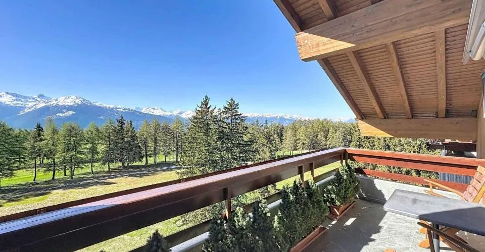 Wohnung mit 6.5 Zimmern im Dachgeschoss mit Blick auf den Golf und superber Aussicht + Studio – Foto 3 von 25