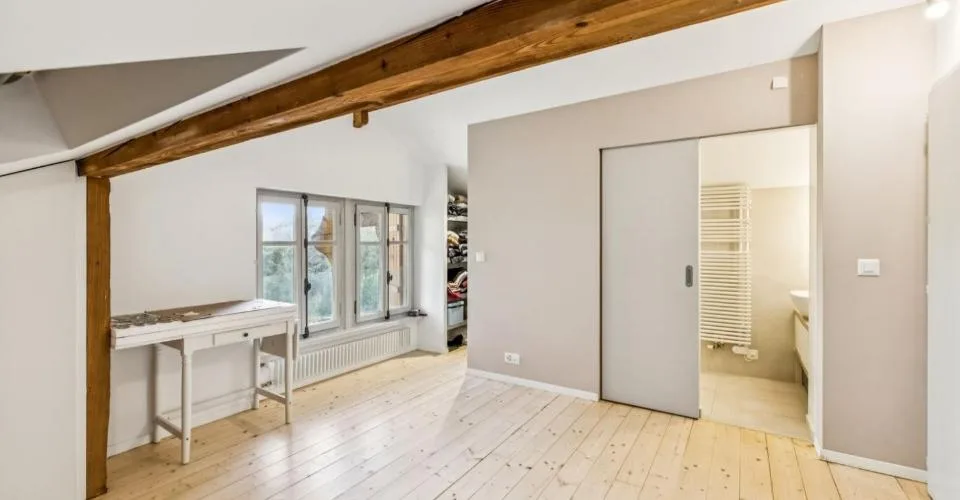 Proprietà di carattere ristrutturata elegantemente in un contesto esclusivo – foto 9 di 25