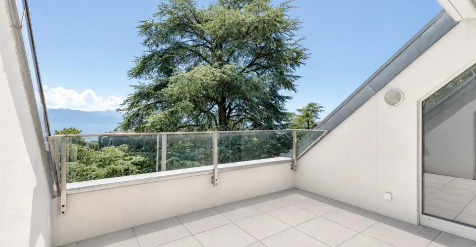 Duplex d'exception avec vue panoramique sur le lac Léman ! – photo 5 sur 25