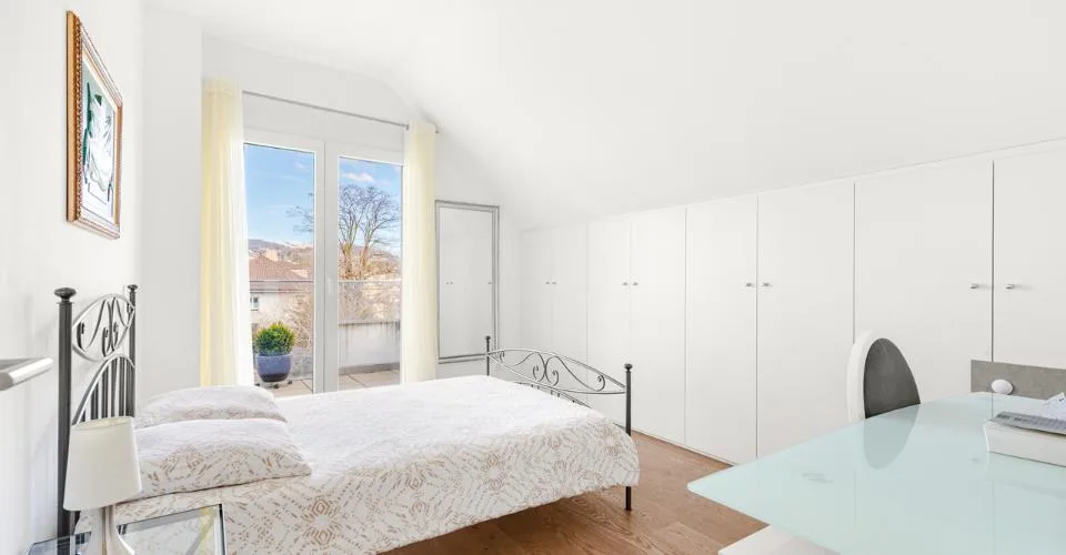 Duplex d'exception avec vue panoramique sur le lac Léman ! – photo 10 sur 25
