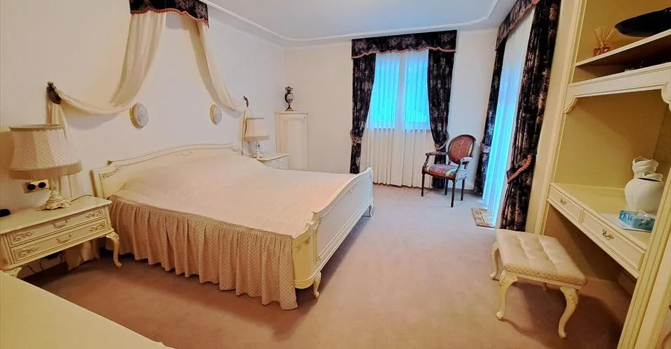 Magnifique Chalet de 430 m² avec Wellness à Loèche-les-Bains – foto 10 di 25
