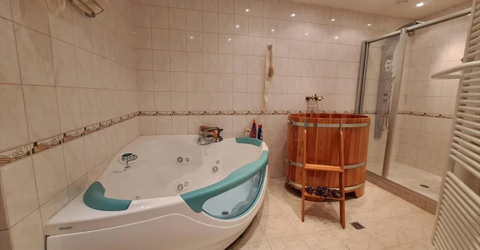 Magnifique Chalet de 430 m² avec Wellness à Loèche-les-Bains – foto 3 di 25