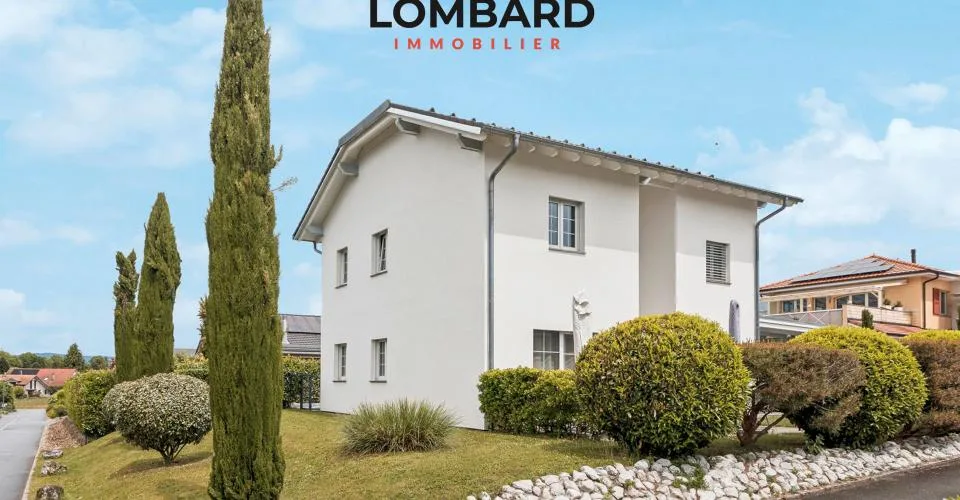 Spacieuse villa individuelle avec vue sur le lac et piscine