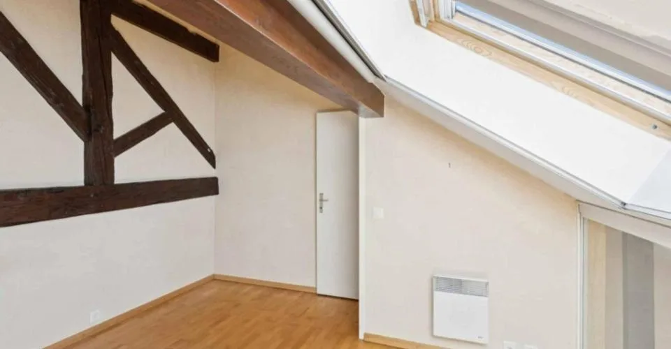 Charmant 3.5 pièces en attique dans une résidence unique – photo 7 sur 15
