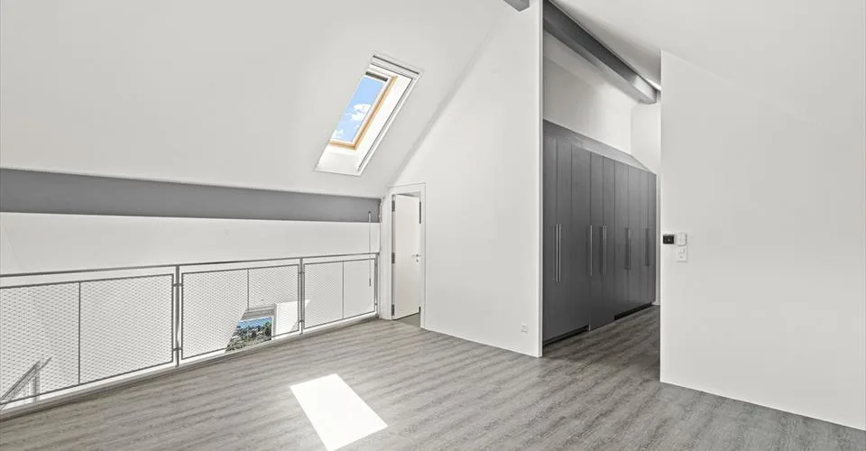 Appartement de prestige rénové avec vue spectaculaire sur le lac ! – Foto 8 von 22
