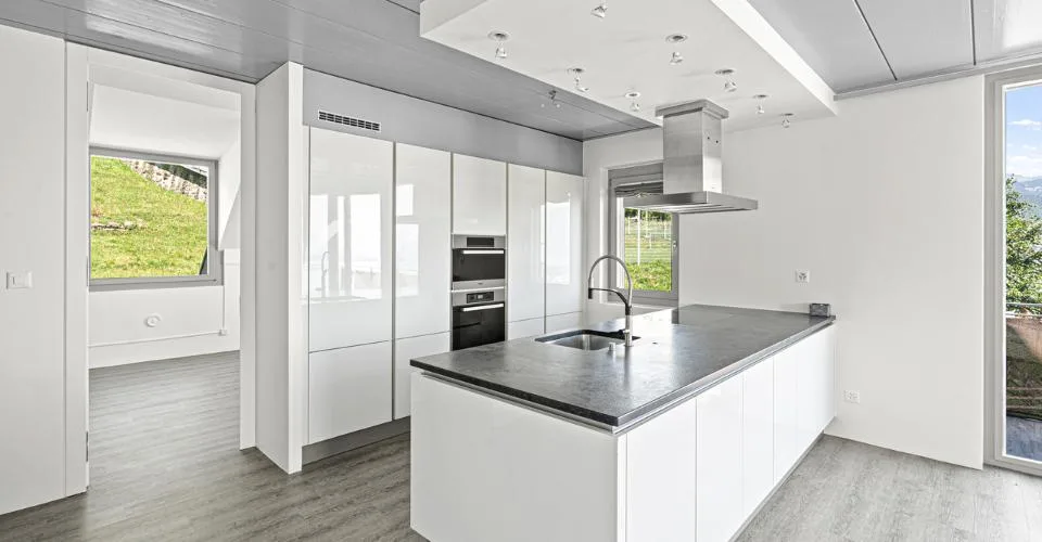 Appartement de prestige rénové avec vue spectaculaire sur le lac ! – Foto 2 von 22