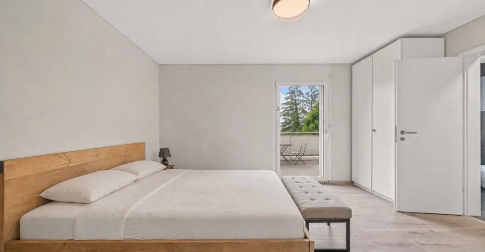 Villa familiare recente con piscina riscaldata e vista aperta – foto 9 di 32