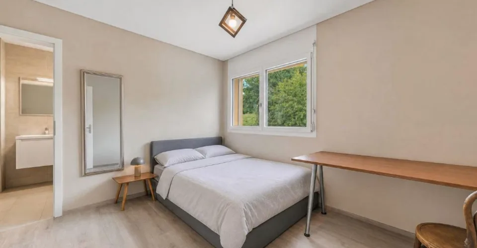 Villa familiare recente con piscina riscaldata e vista aperta – foto 12 di 32