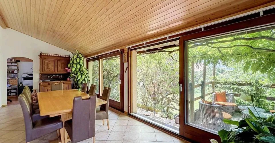 Grande maison individuelle dans son écrin de verdure – foto 3 di 25