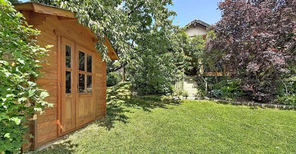 Grande maison individuelle dans son écrin de verdure – foto 12 di 25