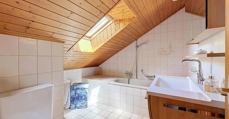 Grande maison individuelle dans son écrin de verdure – foto 10 di 25