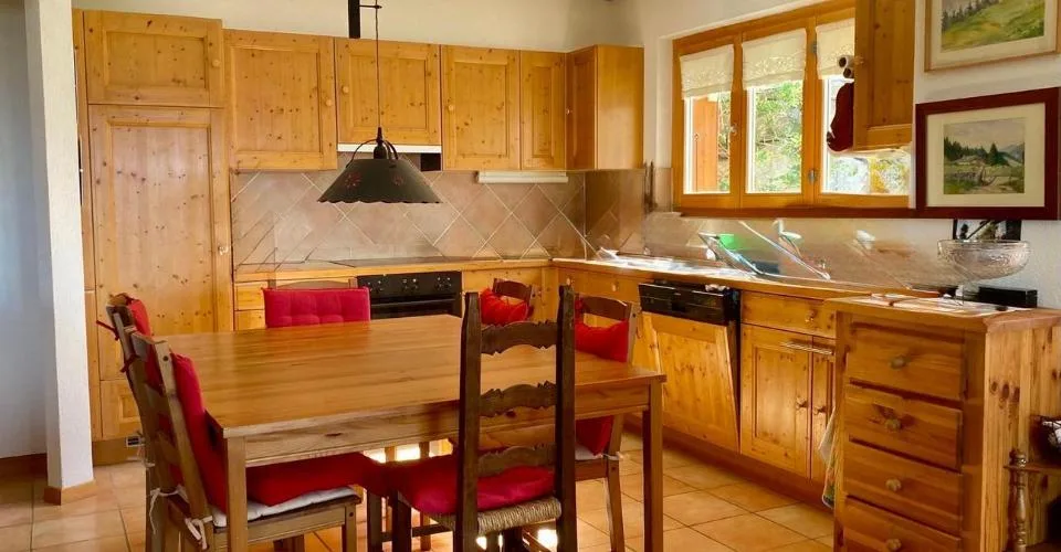 Superbe duplex avec jardin, panorama dégagé et garage, un atout indéniable – photo 4 sur 26