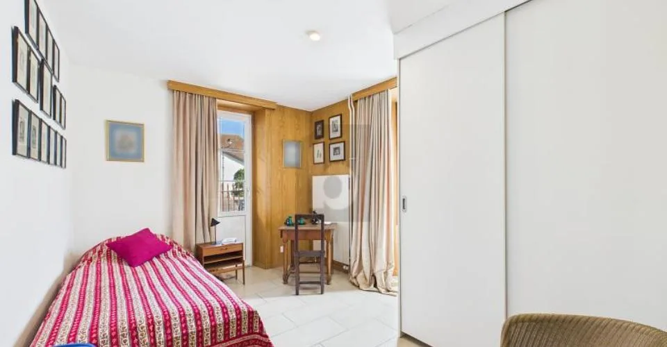 ÉLÉGANT LOGEMENT MEUBLÉ AU CHARME CONTEMPORAIN
