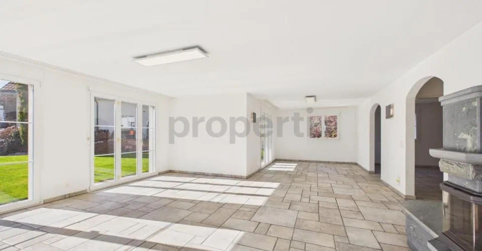 Modernes freistehendes 5.5-Zimmer-Einfamilienhaus mit Doppelgarage und zwei E-Ladestationen in Lindau