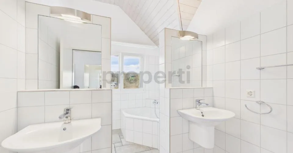 Modernes freistehendes 5.5-Zimmer-Einfamilienhaus mit Doppelgarage und zwei E-Ladestationen in Lindau