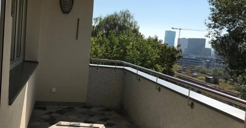 Charmante 2.5 Zimmerwohnung mit genialer Aussicht über Zürich