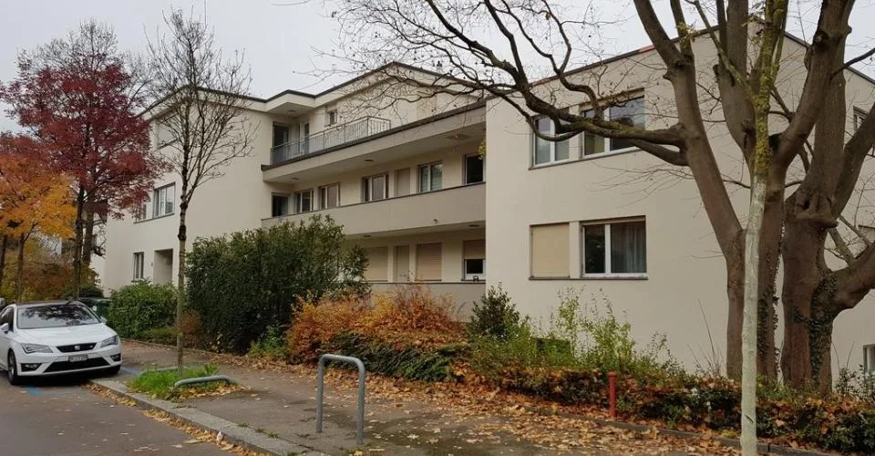 Charmante 2.5 Zimmerwohnung mit genialer Aussicht über Zürich