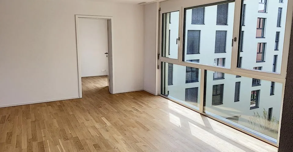 Appartement 4.5 pièces au 3ème Etage - Wohnung 4.5 Zimmer am 3. Stockwerk