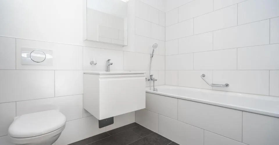 Appartement 4.5 pièces au 3ème Etage - Wohnung 4.5 Zimmer am 3. Stockwerk