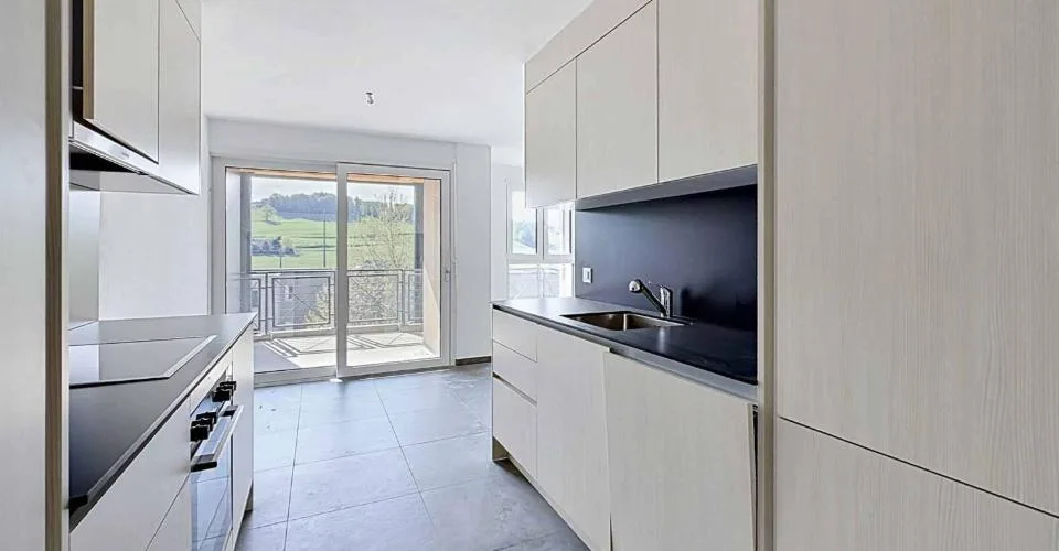 APPARTEMENT 4.5 PIÈCES — EN ACHAT-LOCATION