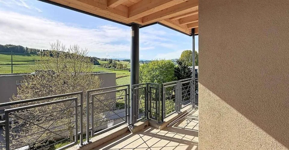 APPARTEMENT 4.5 PIÈCES — EN ACHAT-LOCATION