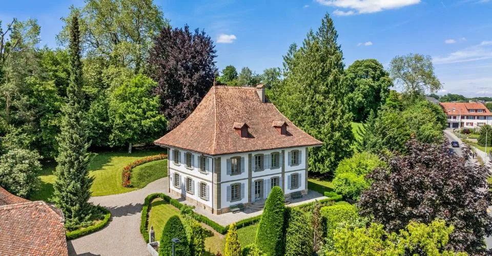 À Louer Château d'Exception à Corminboeuf – foto 2 di 12
