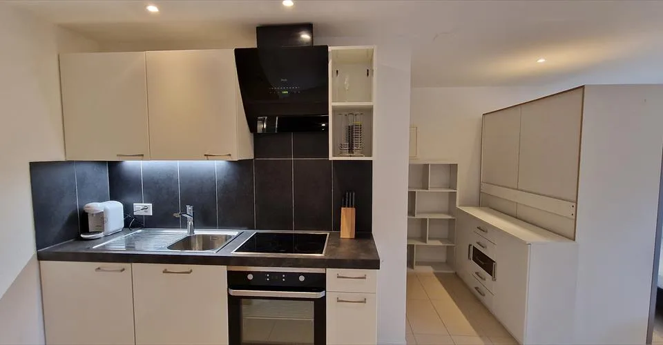 Studio 1.5 pièces à louer à Corbières