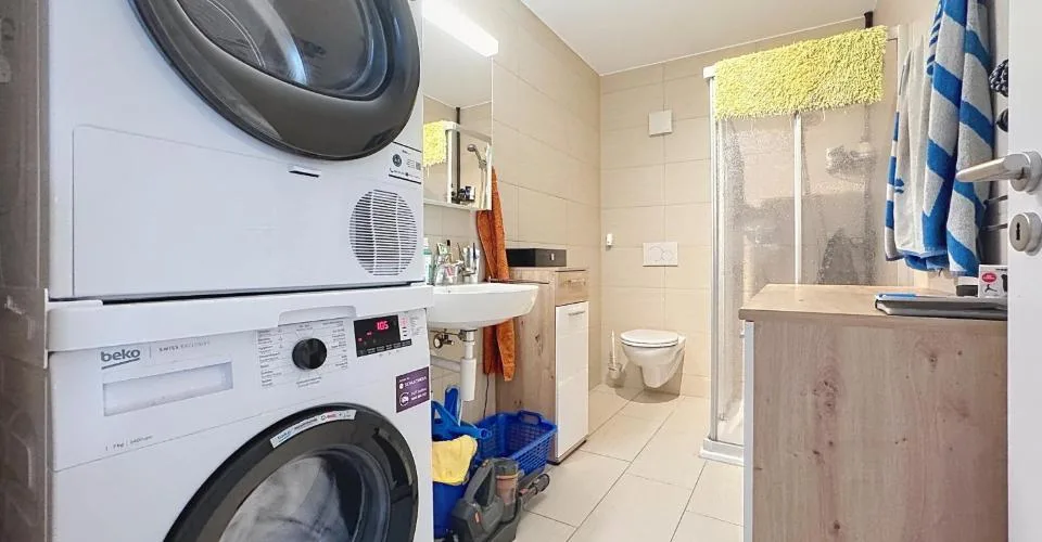 Bel appartement de 2,5 pces au 1er étage avec balcon
