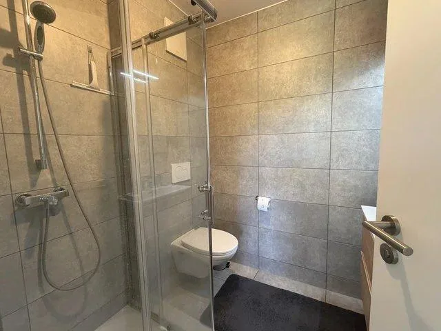 Bel appartement de 4.5 pièces au rez-de-chaussée avec jardin privatif