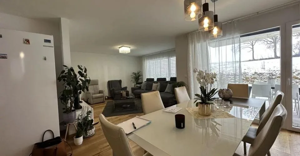 Appartement de 4.5 pièces au rez-de-chaussée
