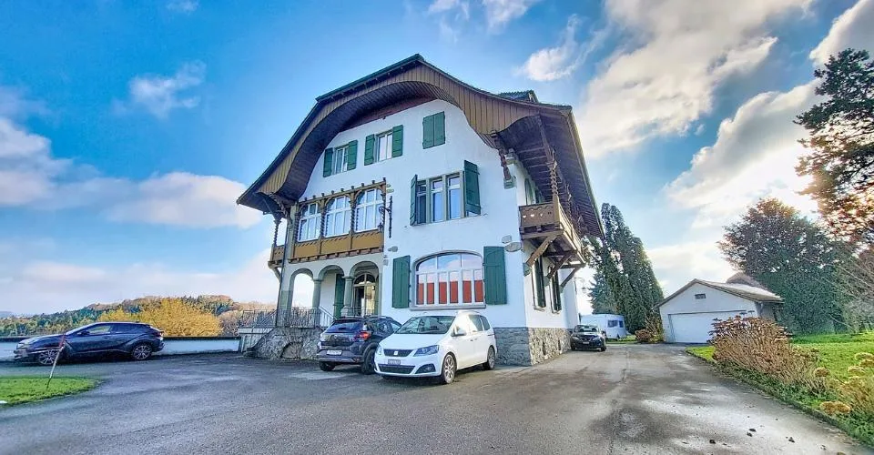 Propriété de 14 pces à St-Ours - FR, à quelques minutes de Fribourg