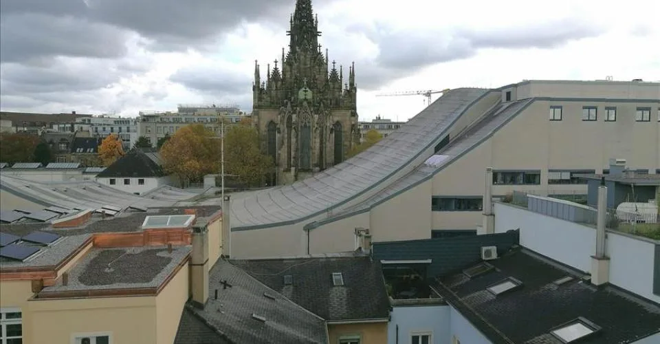 Appartement de ville avec une vue panoramique sur l'église Elizabeth – Foto 7 von 8