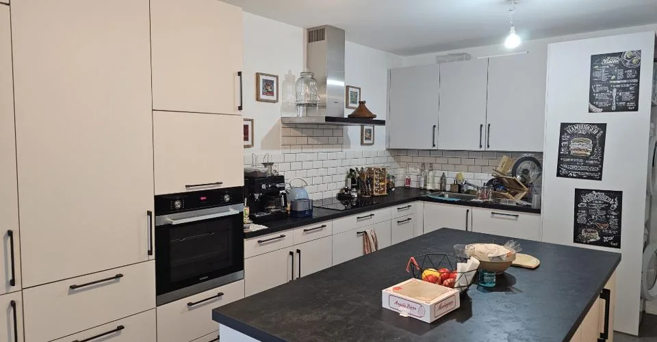 Logement de 3.5 pièces de 125 m2, esprit loft, de plain-pied