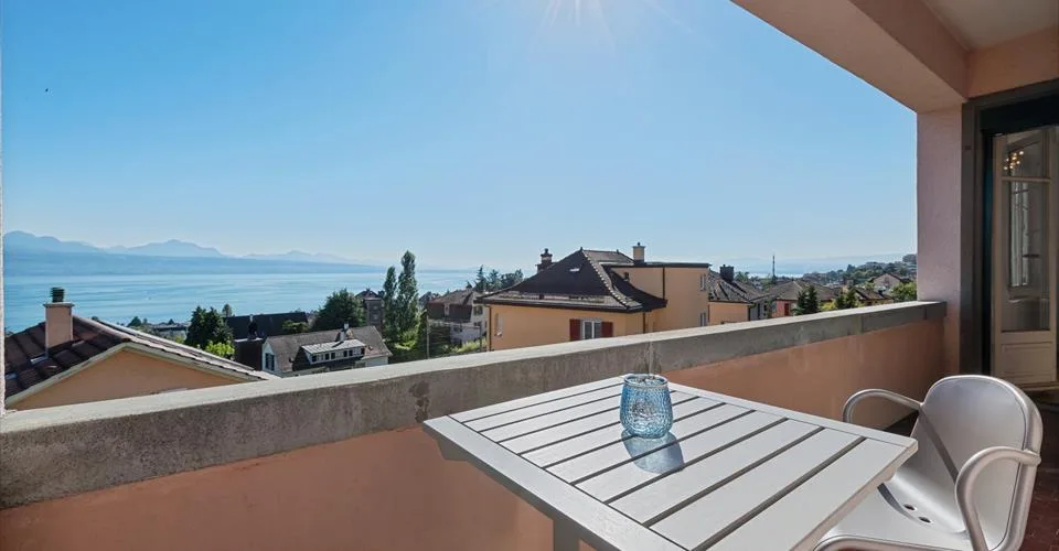 WONDERFUL 2 BEDROOM WITH PANORAMIC VIEW - PULLY