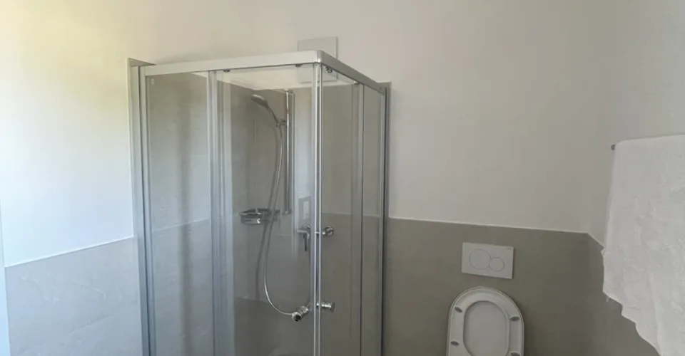 Logement avec deux terrasses et jardin privatif