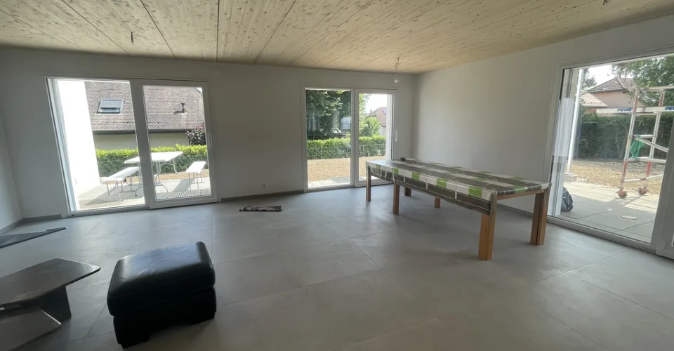 Logement avec deux terrasses et jardin privatif