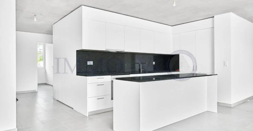 NEUF ET CONTEMPORAIN DE HAUT STANDING AVEC BALCON-TERRASSE