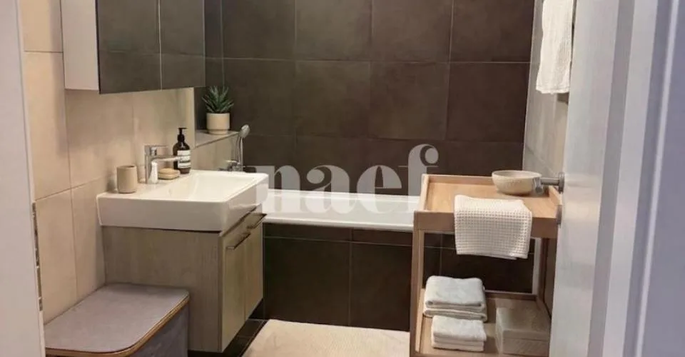 Bel appartement de 2.5 pièces au 5ème étage avec balcon