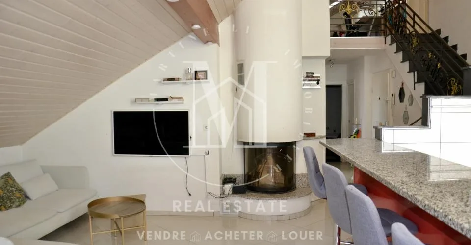 3 pièces lumineux au dernier étage