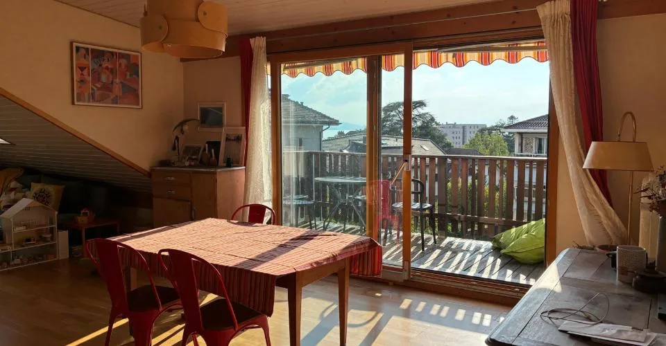 REPRISE DE BAIL – DUPLEX 5,5 PIÈCES À LA TOUR-DE-PEILZ