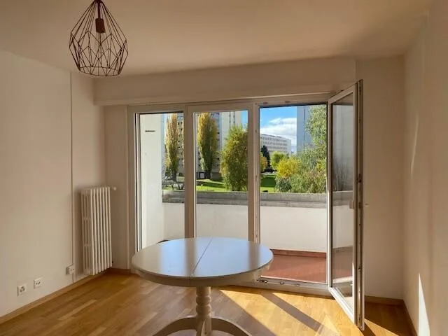 A LOUER Appartement de 3 pièces rénové