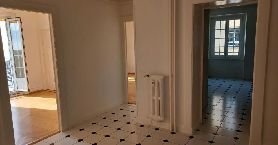Grand appartement de 4 pièces