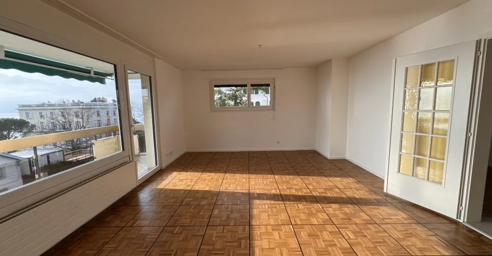 Bel appartement rénové avec belle vue sur le lac proche du centre de La Tour-de-Peilz