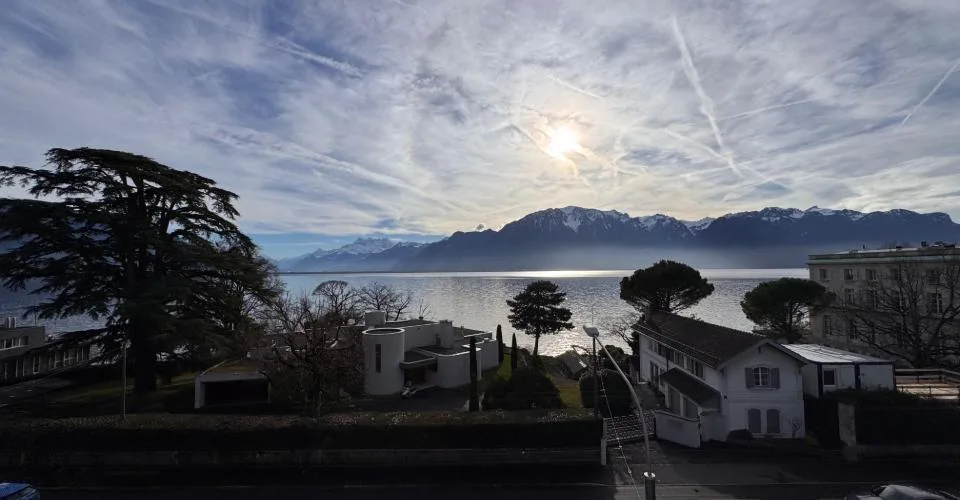 Bel appartement rénové avec belle vue sur le lac proche du centre de La Tour-de-Peilz