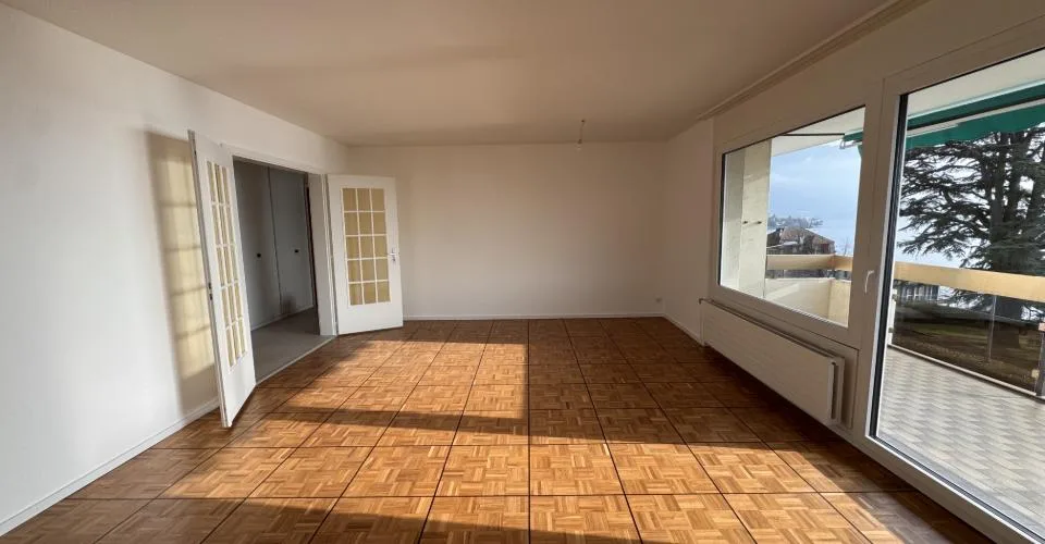 Bel appartement rénové avec belle vue sur le lac proche du centre de La Tour-de-Peilz