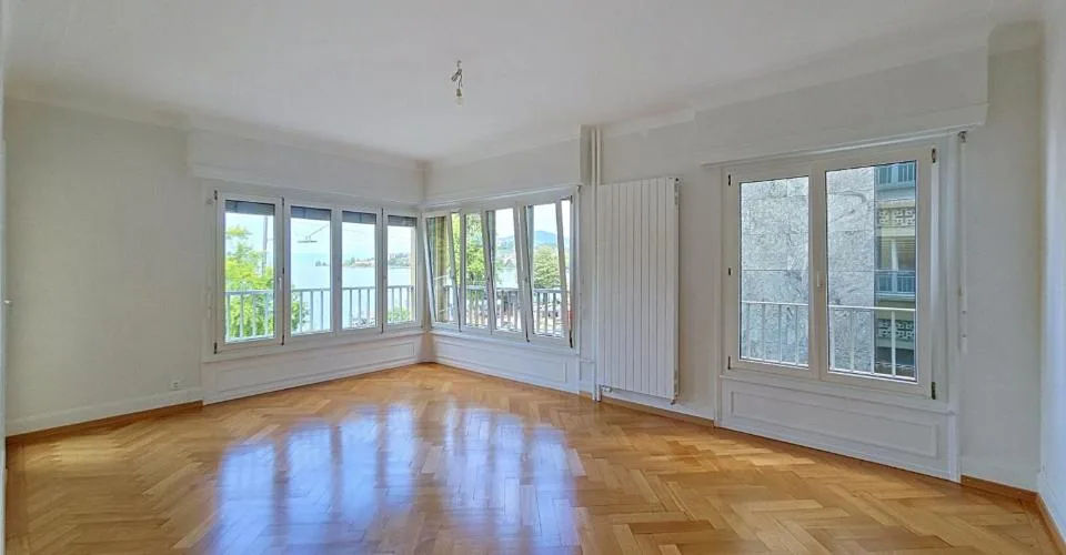 Grand 6.5 pièces familial entièrement rénové avec vue lac et place de parc – Foto 5 von 13