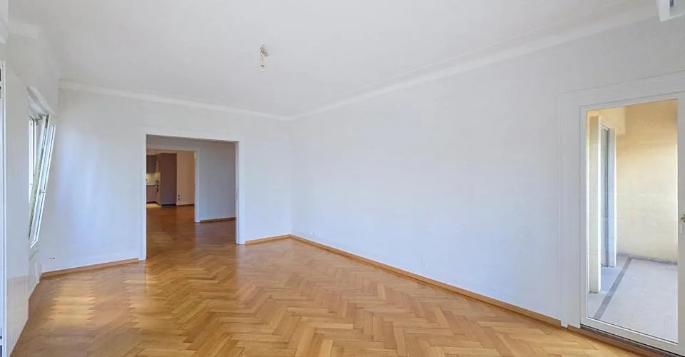 Grand 6.5 pièces familial entièrement rénové avec vue lac et place de parc – Foto 6 von 13