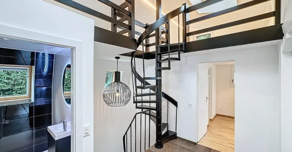 Situation unique - Magnifique villa rénovée avec jardin et vue lac