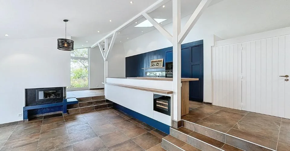Situation unique - Magnifique villa rénovée avec jardin et vue lac